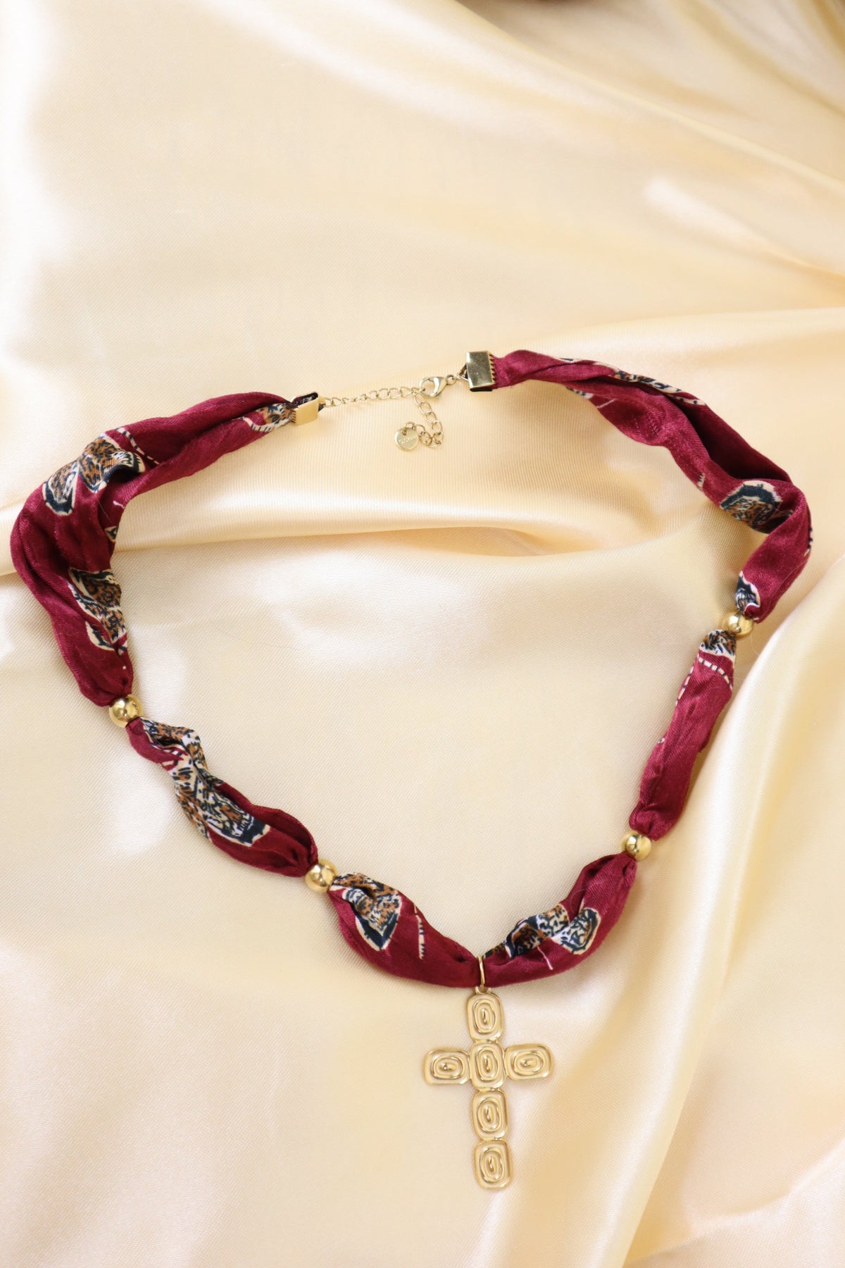 Cross Choker