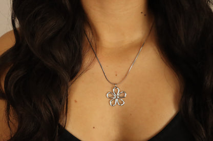 Loopy Daisy (Silver)