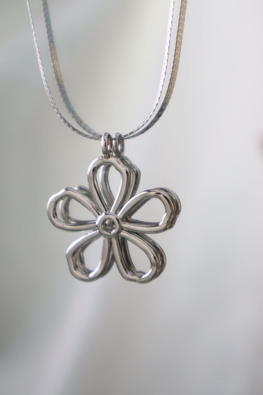 Loopy Daisy (Silver)